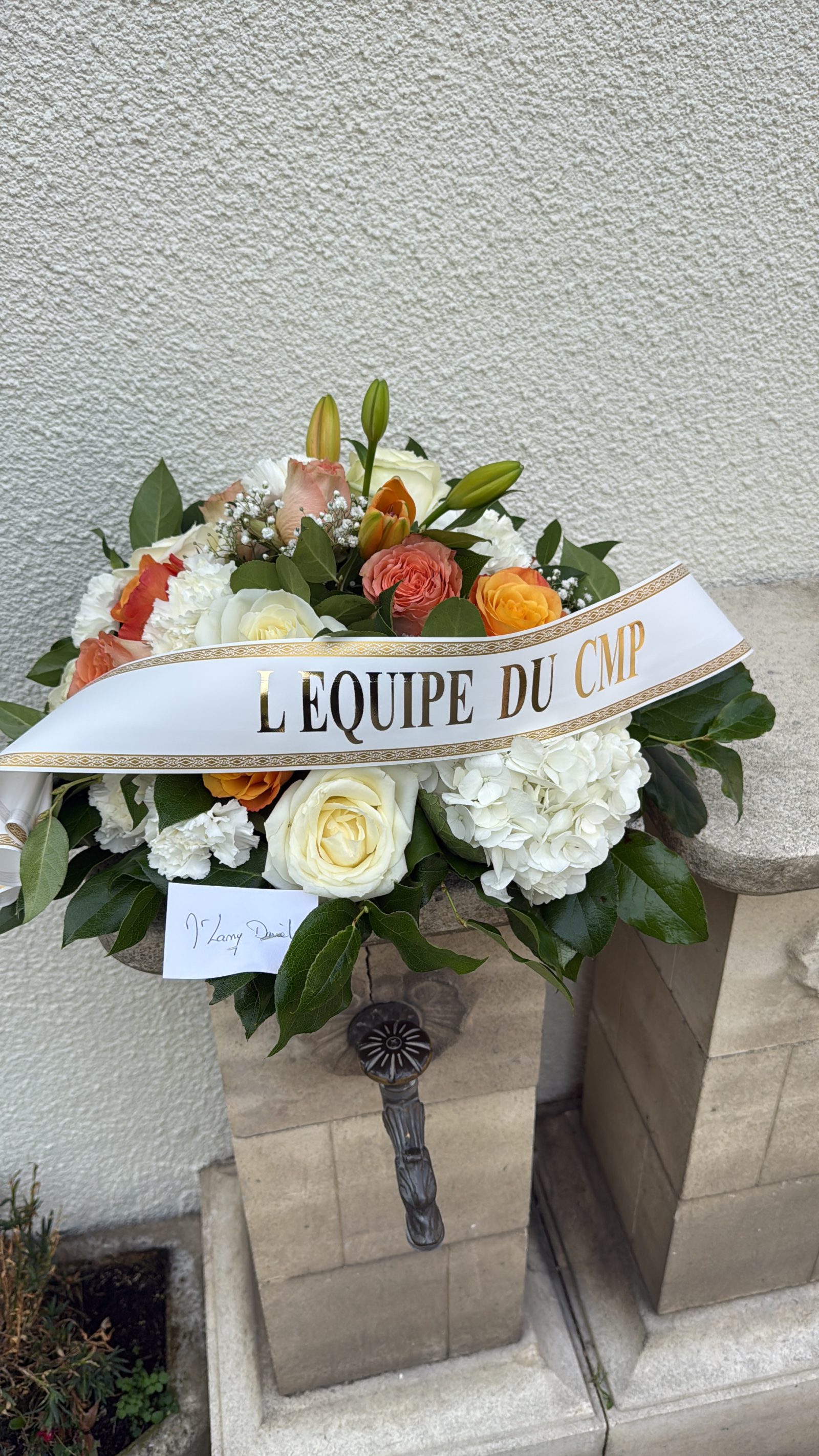 Bouquet de deuil livré avec soin à Coubron